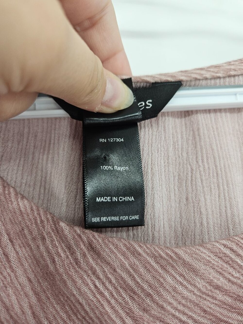 Ali Miles Cowl Neck Asymmetric Hem Crinkled Tunic Top Mauve Women's Size S NEW - Picture 9 of 12